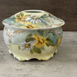 J.P.L. France Victorian Hand Painted Daisy Potpourri Jar Hair Receiver Porcelain
